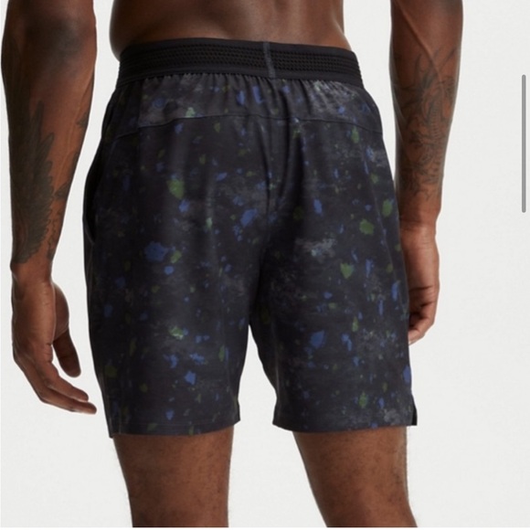 Fabletics fundamental speckled shorts - Picture 4 of 11